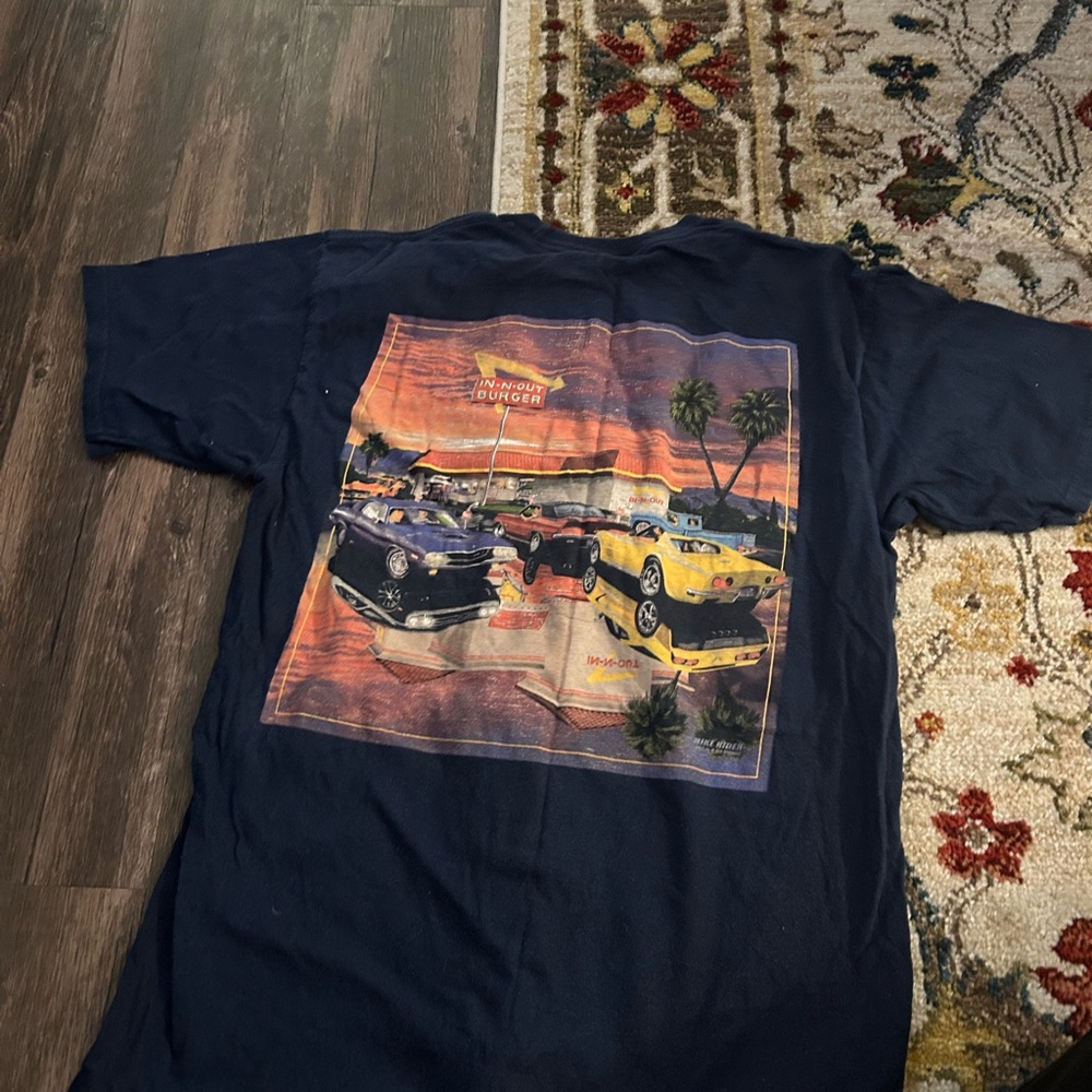 In-n-out medium merch tshirt limited edition